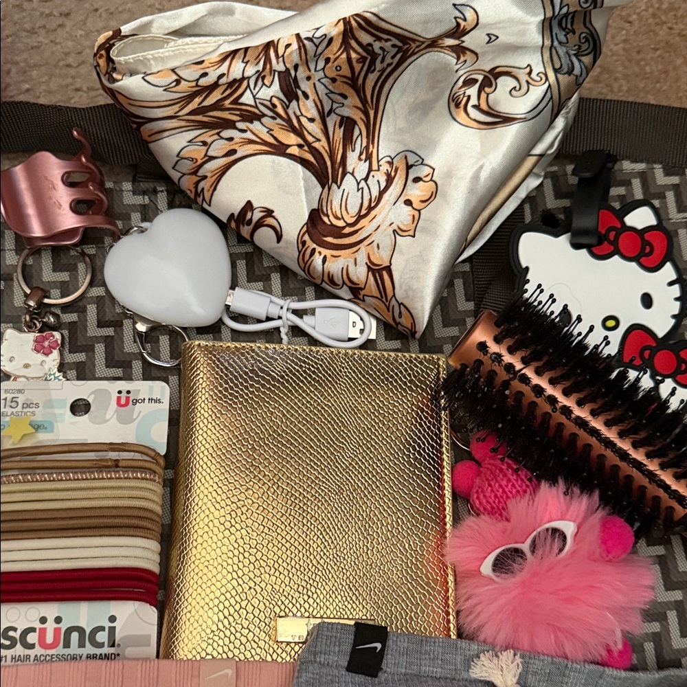 Hello Kitty bundle - image 4